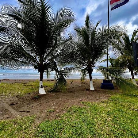 Cabinas Playa Bandera Bed & Breakfast Parrita Ngoại thất bức ảnh
