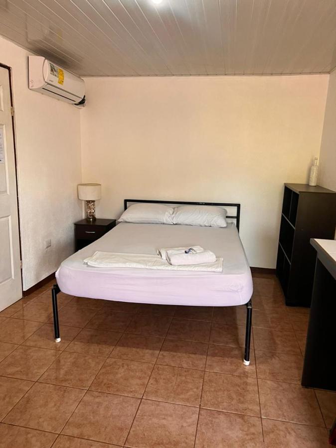 Cabinas Playa Bandera Bed & Breakfast Parrita Ngoại thất bức ảnh